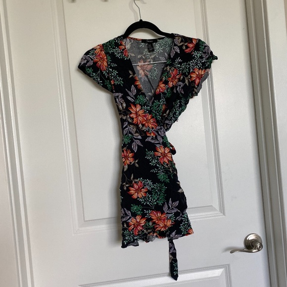 Forever 21 Floral Wrap Dress - Picture 1 of 4